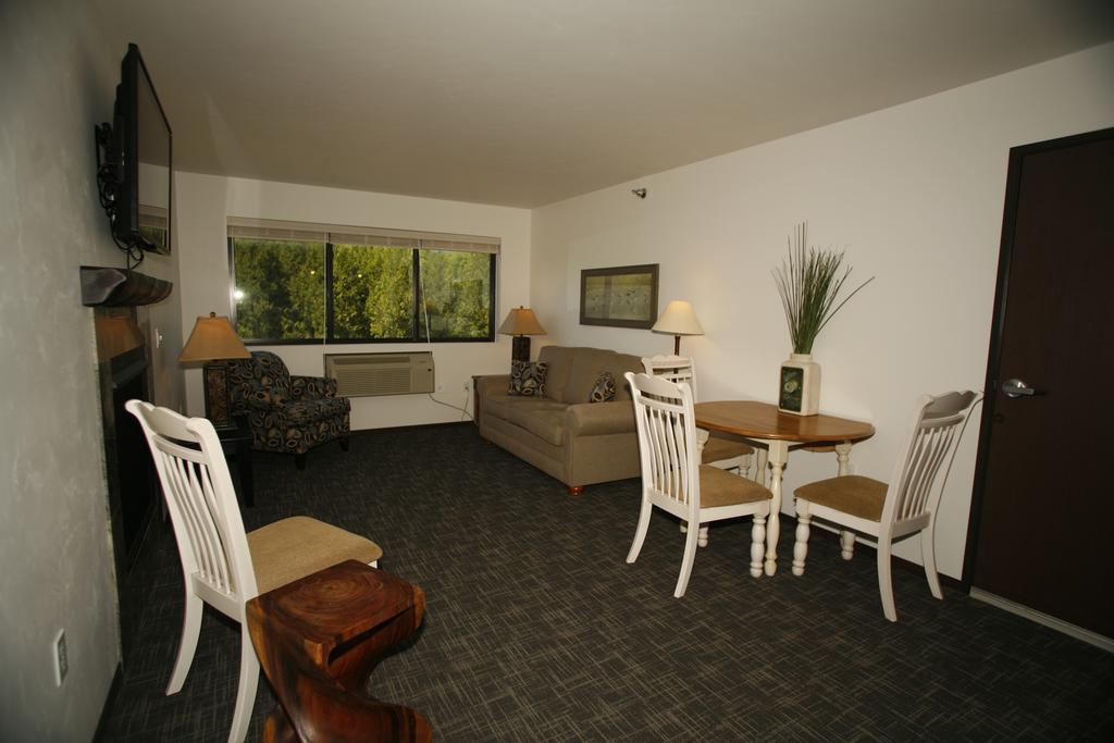 Open Hearth Lodge Sister Bay Exterior photo