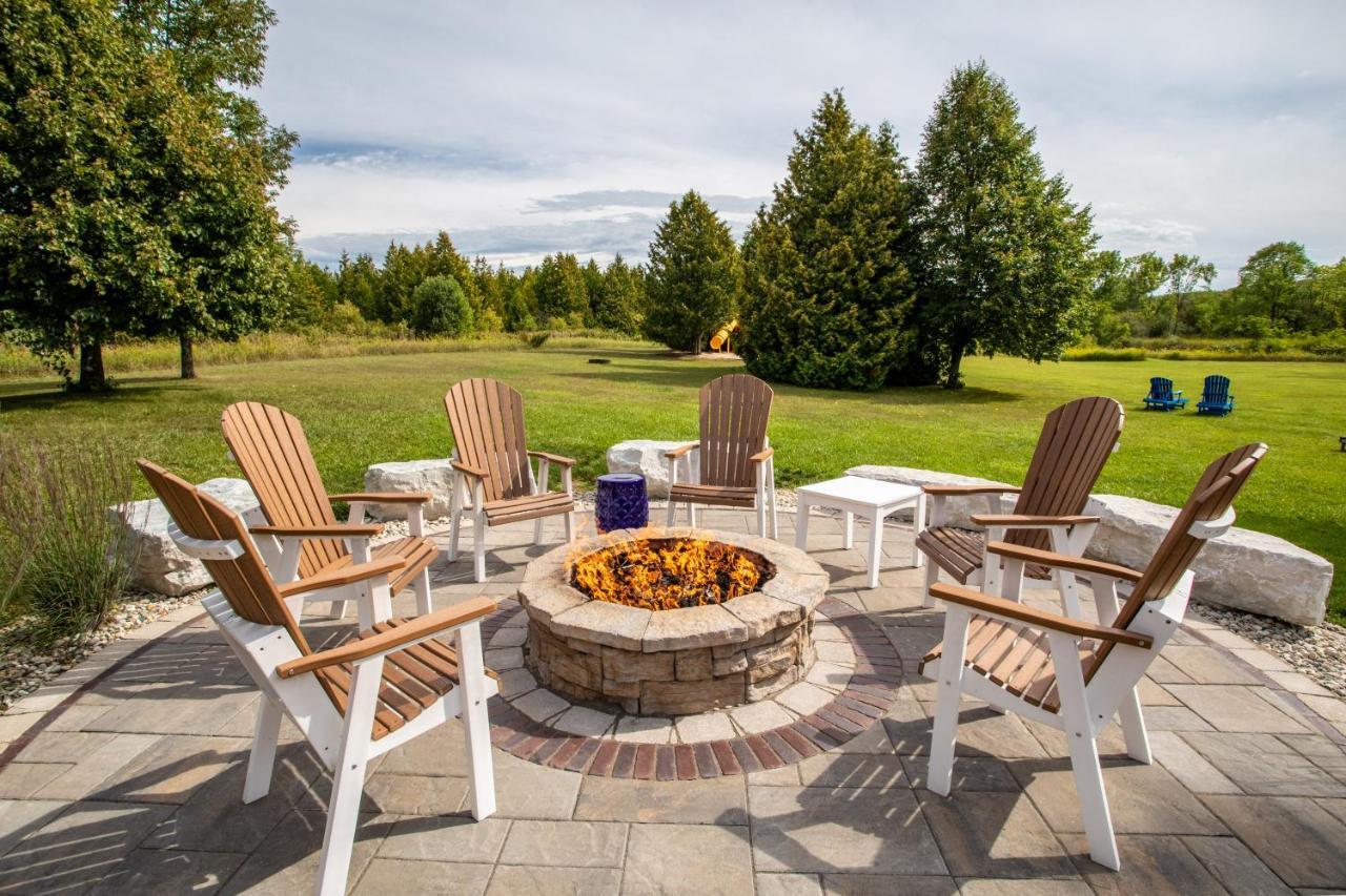 Open Hearth Lodge Sister Bay Exterior photo