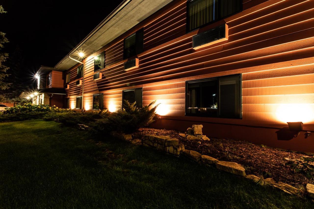 Open Hearth Lodge Sister Bay Exterior photo